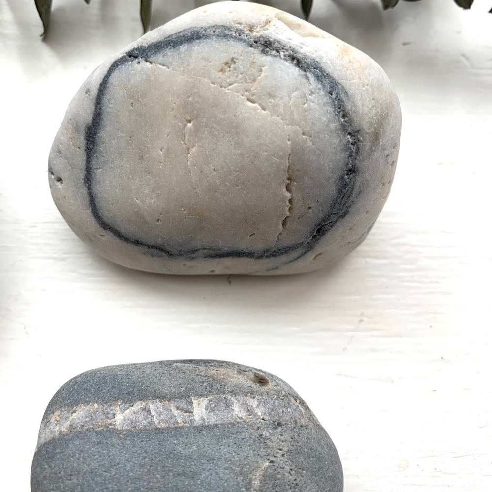 A set of 3 wishing rocks - Picture 4 of 4